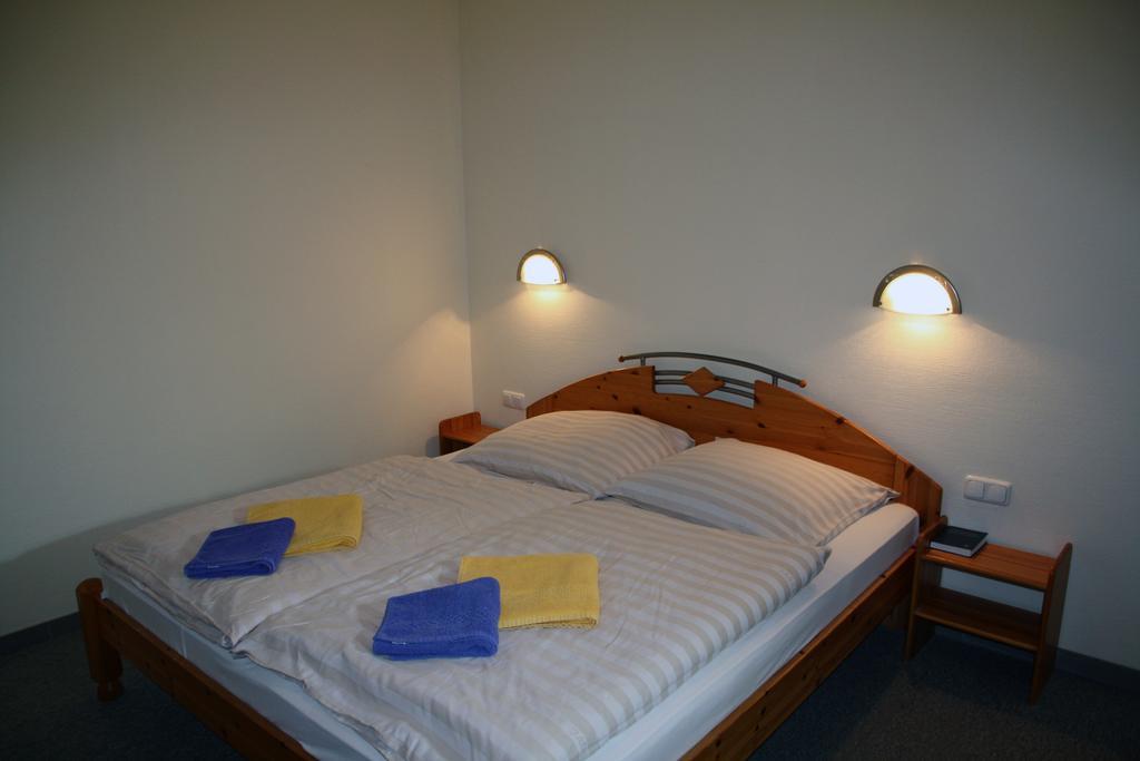 Hotel Gremersdorf - Zum Gruenen Jaeger Ruang foto