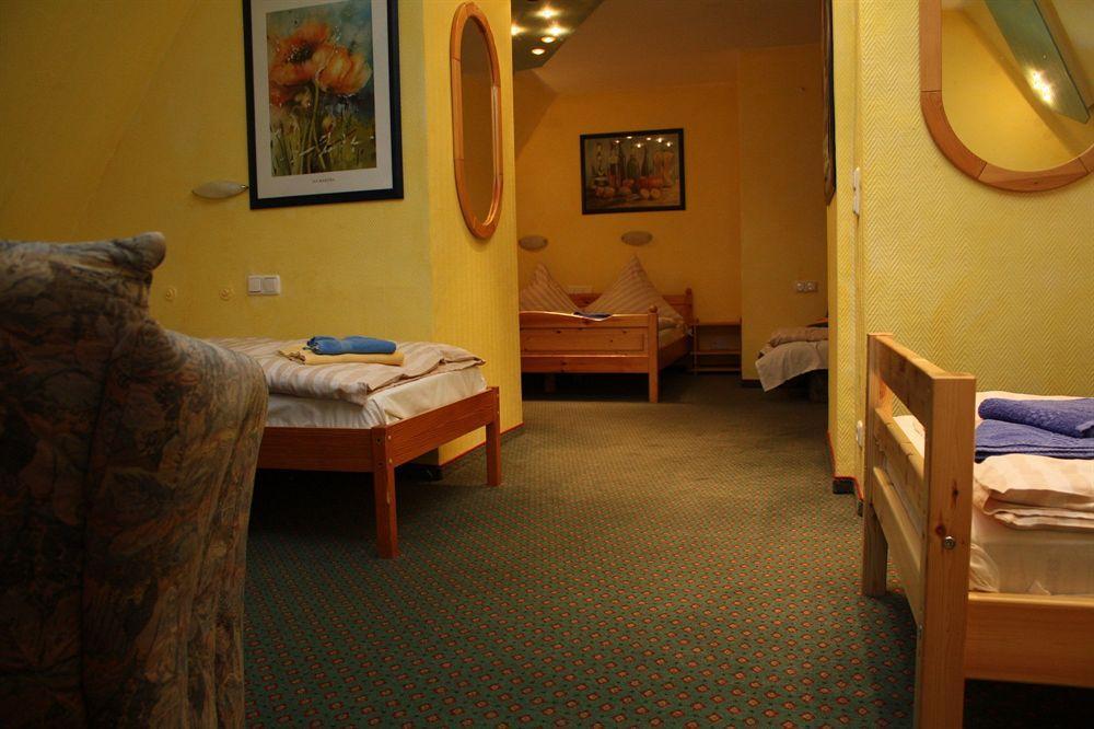Hotel Gremersdorf - Zum Gruenen Jaeger Bagian luar foto