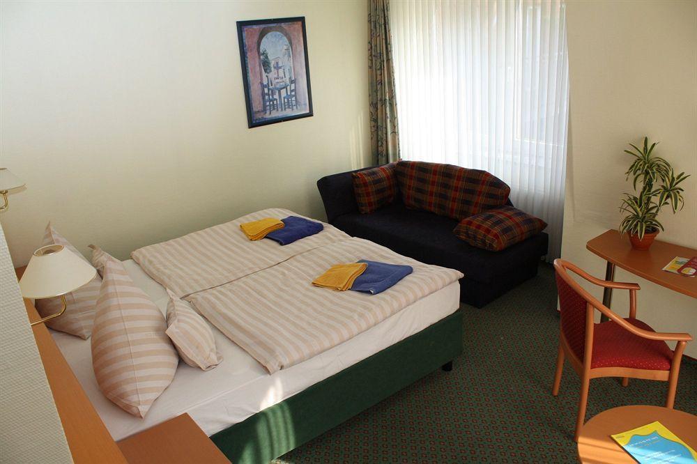Hotel Gremersdorf - Zum Gruenen Jaeger Bagian luar foto