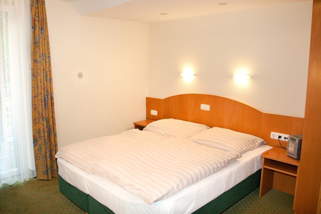Hotel Gremersdorf - Zum Gruenen Jaeger Ruang foto