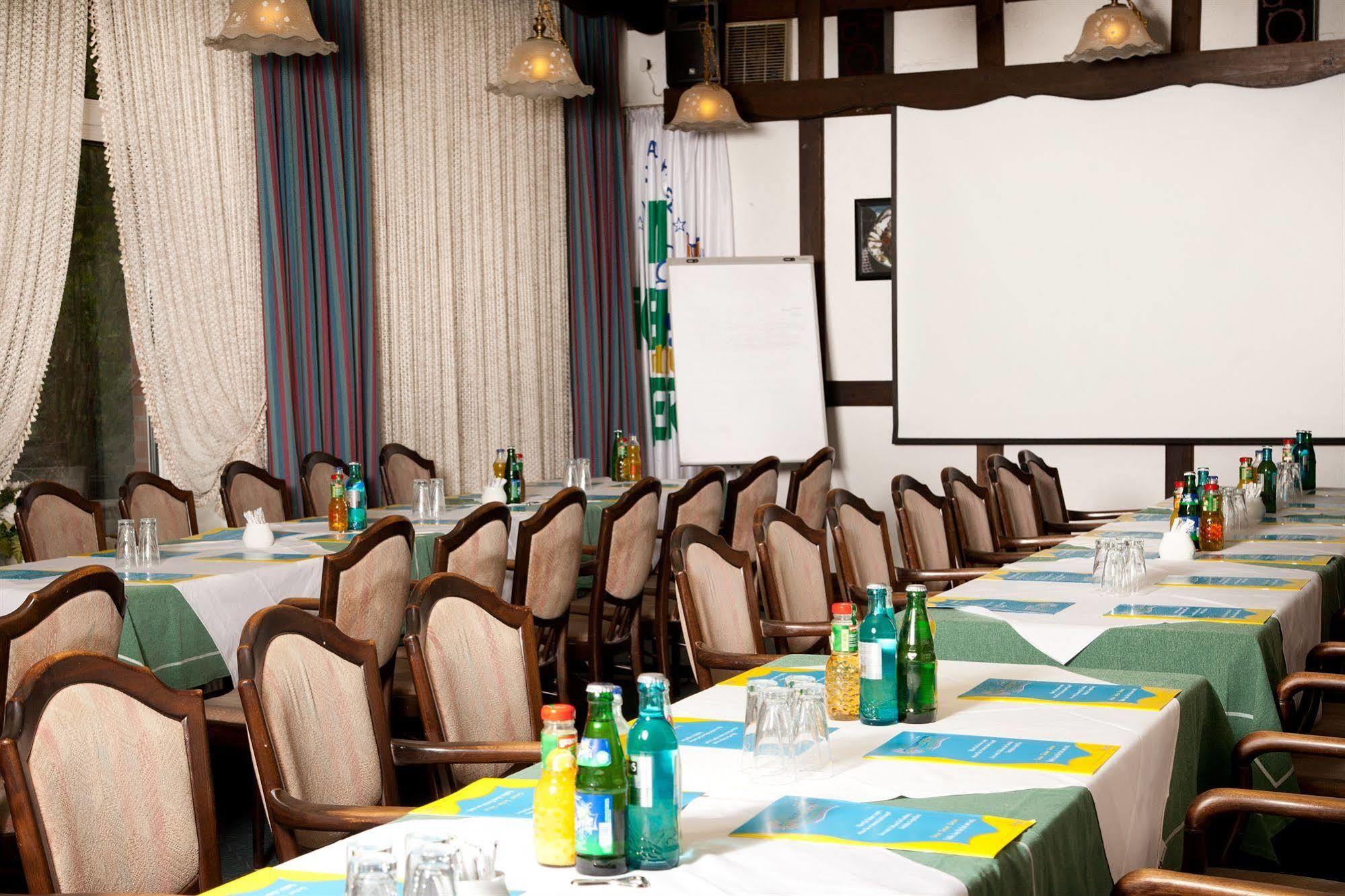 Hotel Gremersdorf - Zum Gruenen Jaeger Bagian luar foto