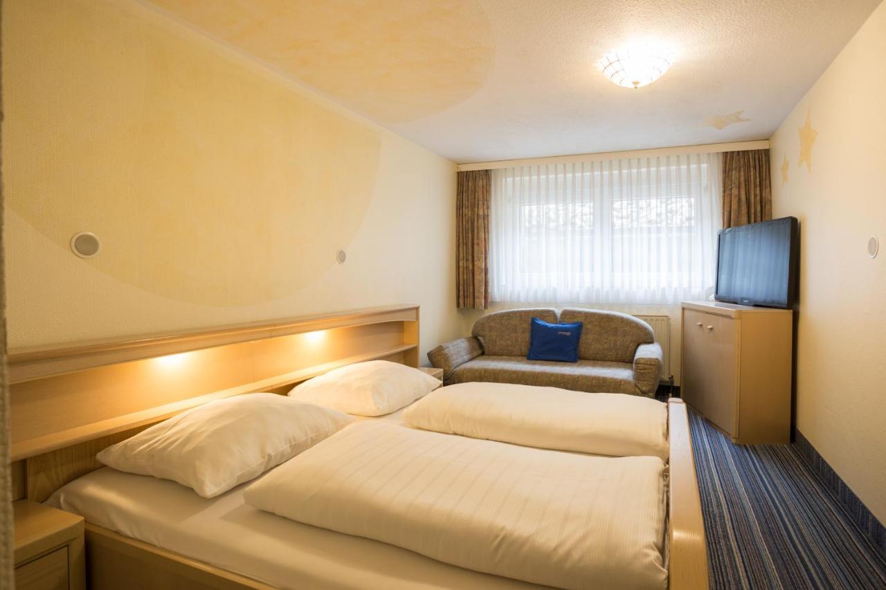 Hotel Gremersdorf - Zum Gruenen Jaeger Bagian luar foto