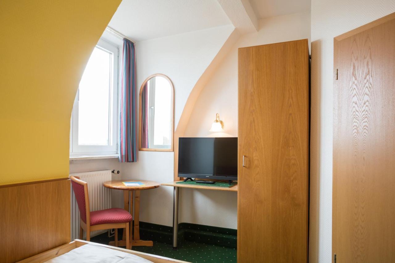 Hotel Gremersdorf - Zum Gruenen Jaeger Bagian luar foto