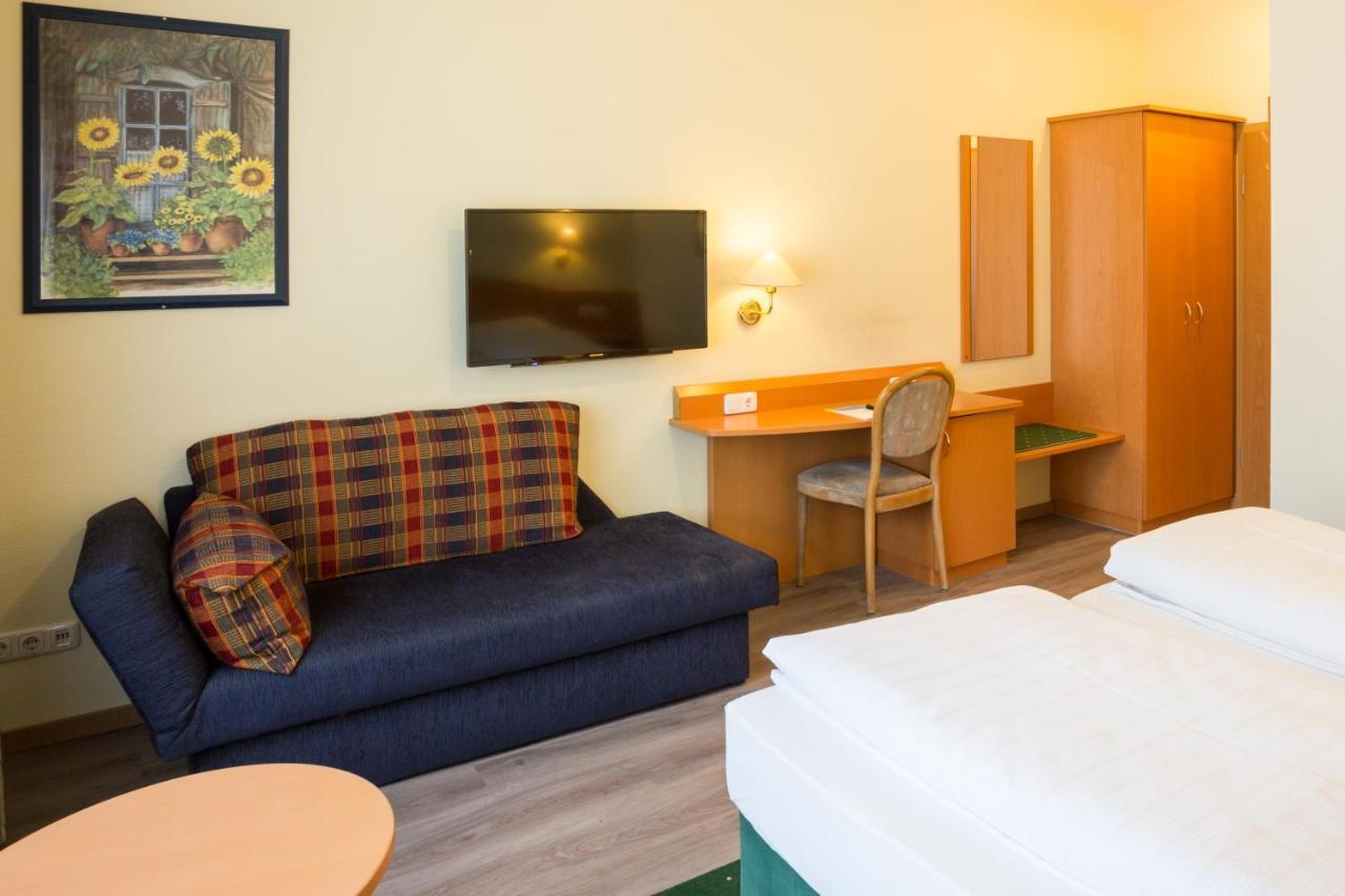 Hotel Gremersdorf - Zum Gruenen Jaeger Bagian luar foto