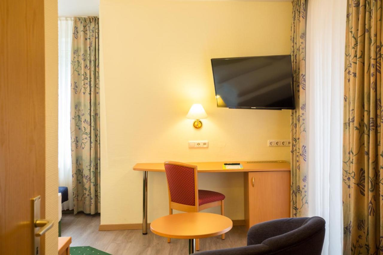 Hotel Gremersdorf - Zum Gruenen Jaeger Bagian luar foto
