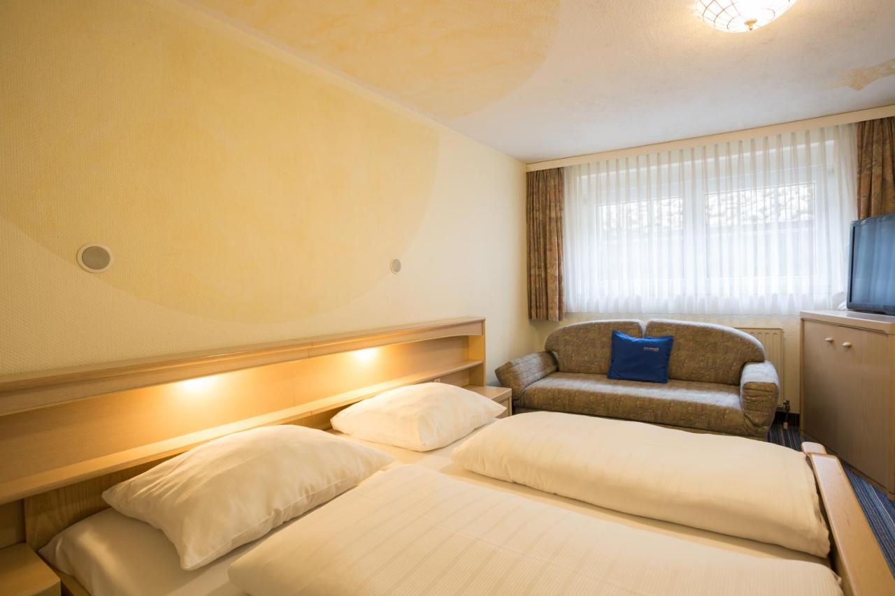 Hotel Gremersdorf - Zum Gruenen Jaeger Bagian luar foto